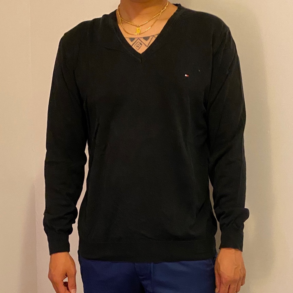 Black v-neck Tommy Hilfiger sweater